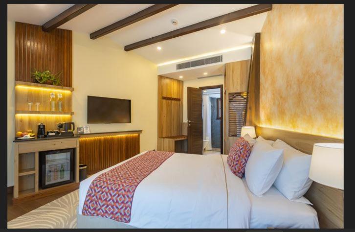 Fish Tail Lodge Покхара Экстерьер фото